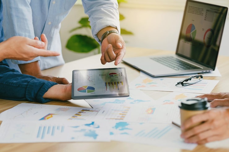 Paradoksy monitoringu mediów – klasyczne media w erze digital marketingu